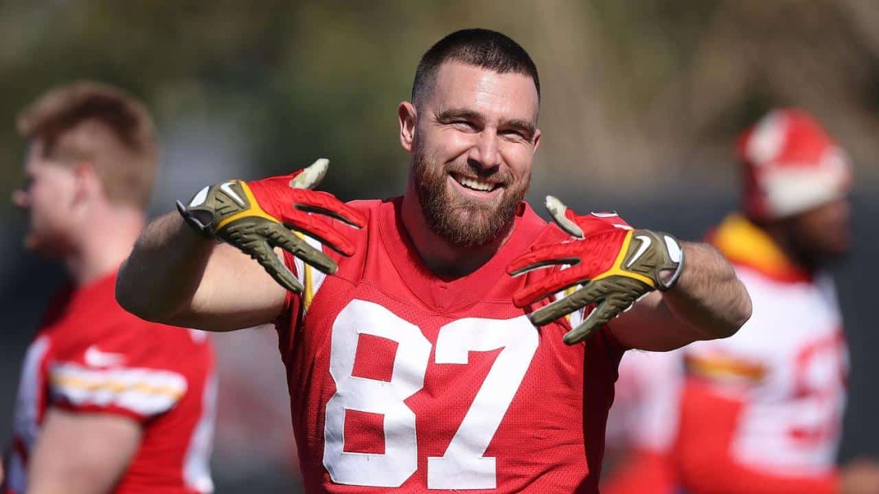 Travis Kelce's salary and endorsements in October 2024