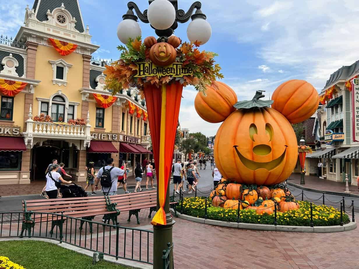 Are there any  Disneyland tickets available in October 2024