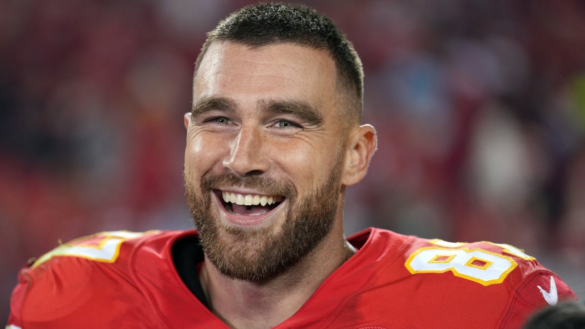 Travis Kelce dating history in October 2024